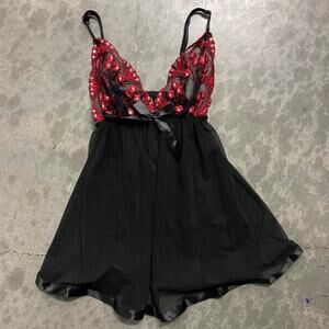 Black and red mesh